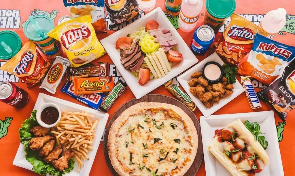 Everglades Holiday Park full service cafe & deli